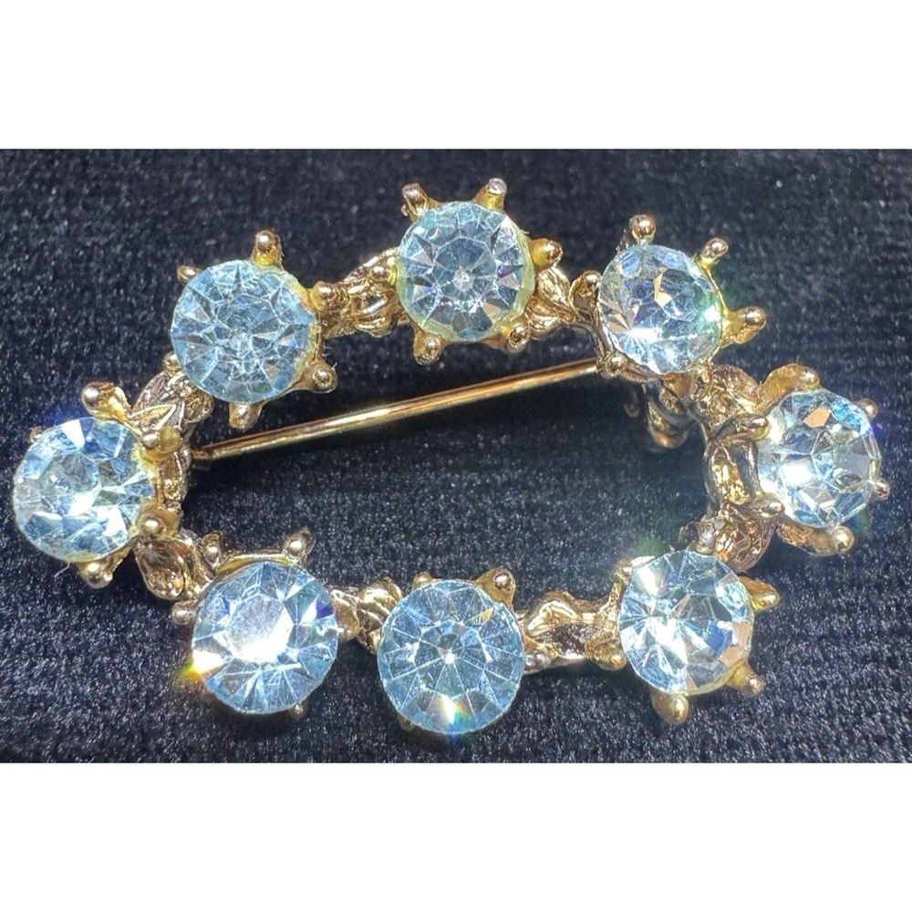 Vintage Gold Tone Aqua Blue Rhinestone Oval Wreath Brooch Prong‎ Set Mid Century